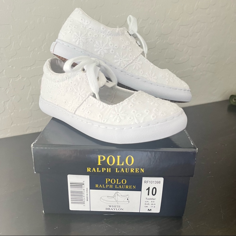 NWT White eyelet toddler shoes